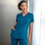 Дамска медицинска туника NOBBY PETROL – удобно медицинско облекло за лекари и медицински персонал