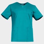 Медицинска туника CHEROKEE V-NECK LIGHT PETROL WWE4725 – удобно медицинско облекло за лекари и медицински персонал